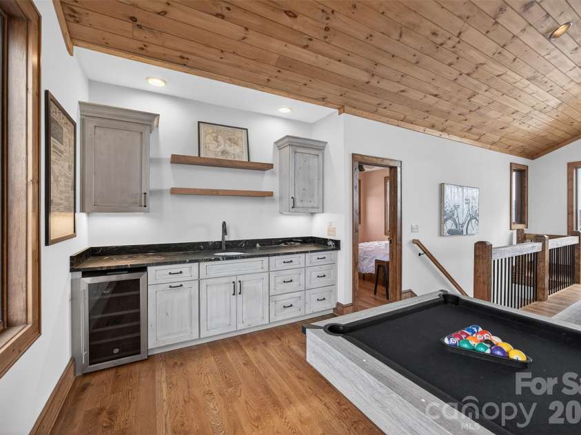 352 Great Sky Drive, Banner Elk, NC 28604.  MLS# CAR4357717, YatesRealty ID 11602. 
