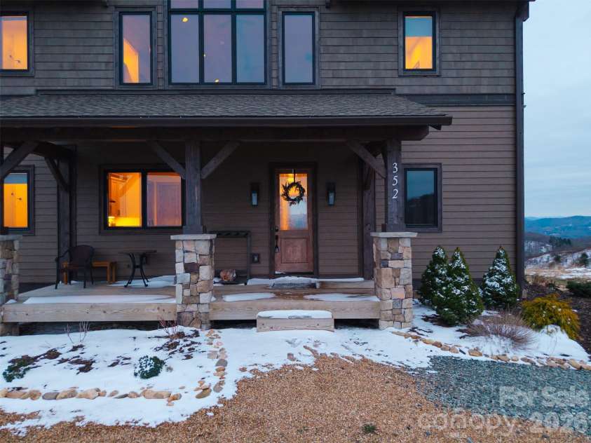 352 Great Sky Drive, Banner Elk, NC 28604.  MLS# CAR4357717, YatesRealty ID 11602. 