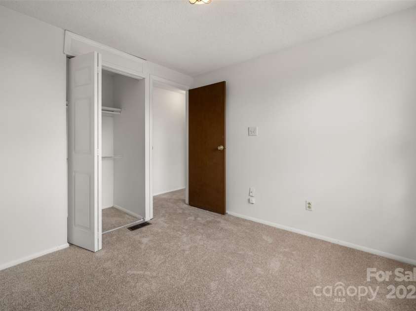 7309 Pebblestone Drive, Charlotte, NC 28212.  MLS# CAR4249621, YatesRealty ID 11602. 