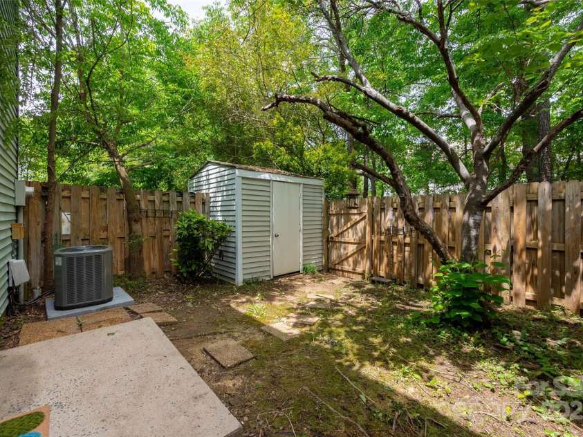 7309 Pebblestone Drive, Charlotte, NC 28212.  MLS# CAR4249621, YatesRealty ID 11602. 