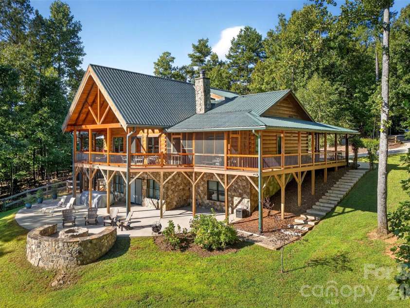61 Majestic Path, Nebo, NC 28761.  MLS# CAR4357371, YatesRealty ID 11603. 