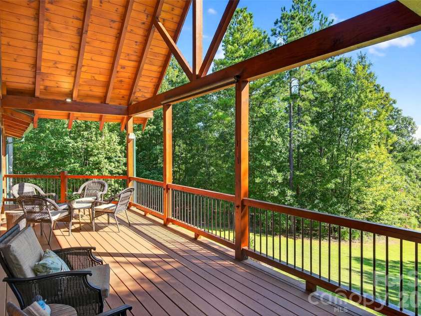 61 Majestic Path, Nebo, NC 28761.  MLS# CAR4357371, YatesRealty ID 11603. 