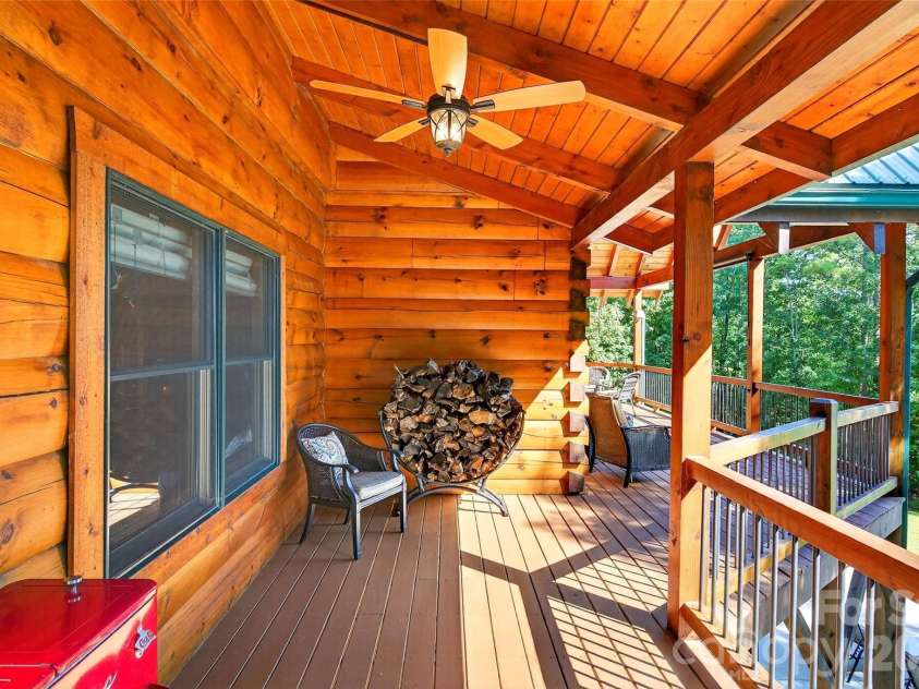 61 Majestic Path, Nebo, NC 28761.  MLS# CAR4357371, YatesRealty ID 11603. 
