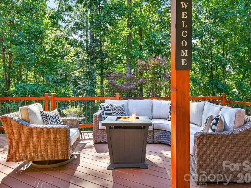 61 Majestic Path, Nebo, NC 28761.  MLS# CAR4357371, YatesRealty ID 11603. 