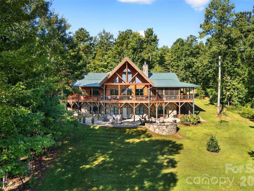 61 Majestic Path, Nebo, NC 28761.  MLS# CAR4357371, YatesRealty ID 11603. 