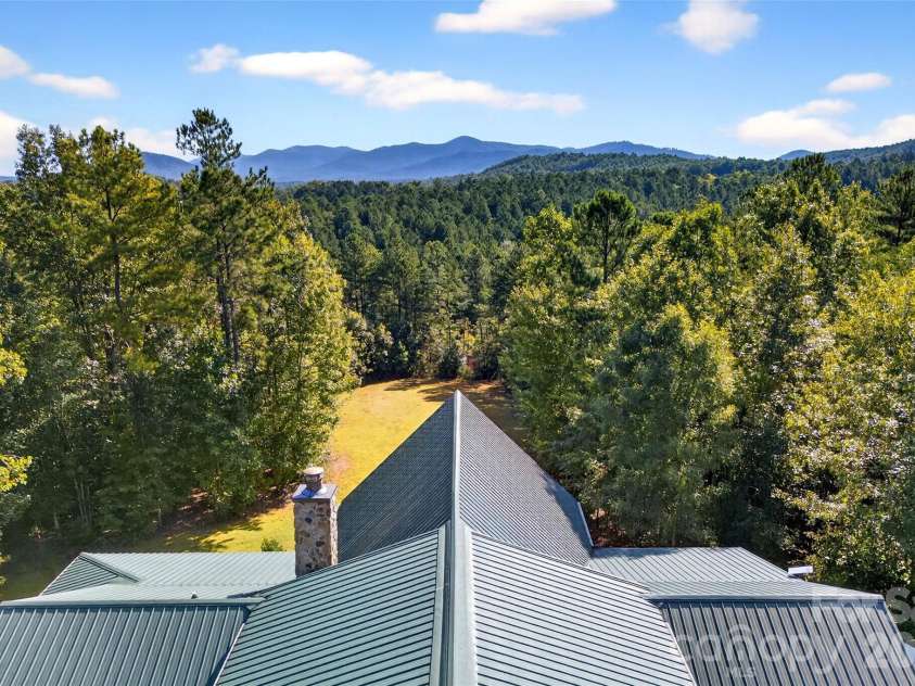 61 Majestic Path, Nebo, NC 28761.  MLS# CAR4357371, YatesRealty ID 11603. 
