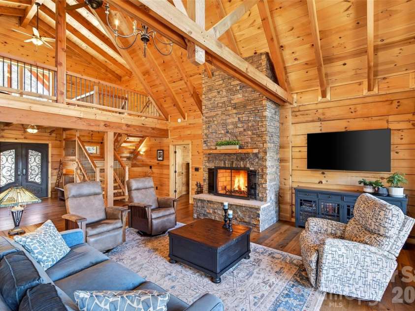 61 Majestic Path, Nebo, NC 28761.  MLS# CAR4357371, YatesRealty ID 11603. 