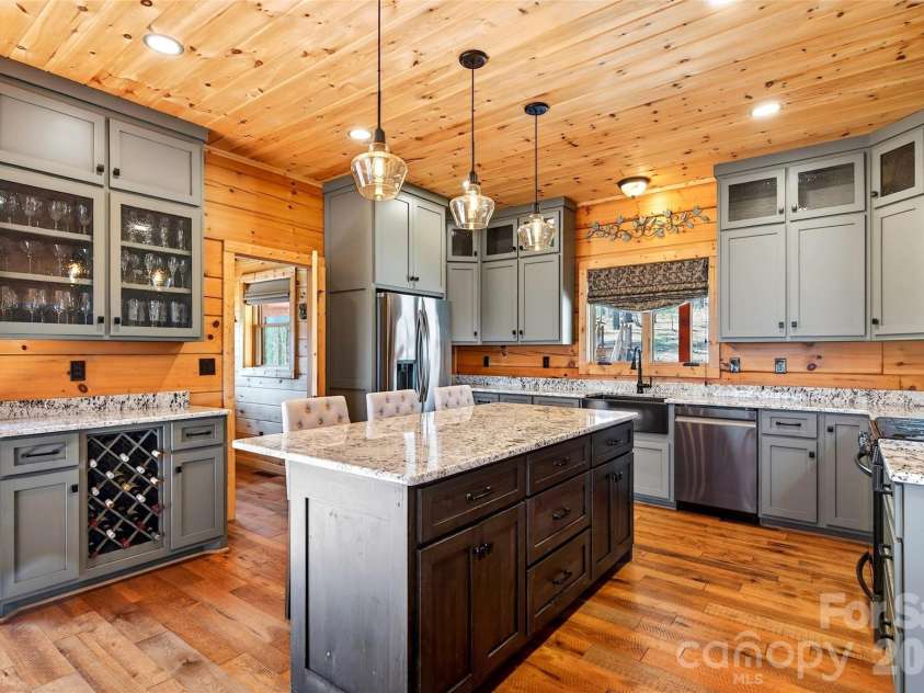 61 Majestic Path, Nebo, NC 28761.  MLS# CAR4357371, YatesRealty ID 11603. 