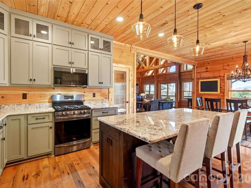 61 Majestic Path, Nebo, NC 28761.  MLS# CAR4357371, YatesRealty ID 11603. 