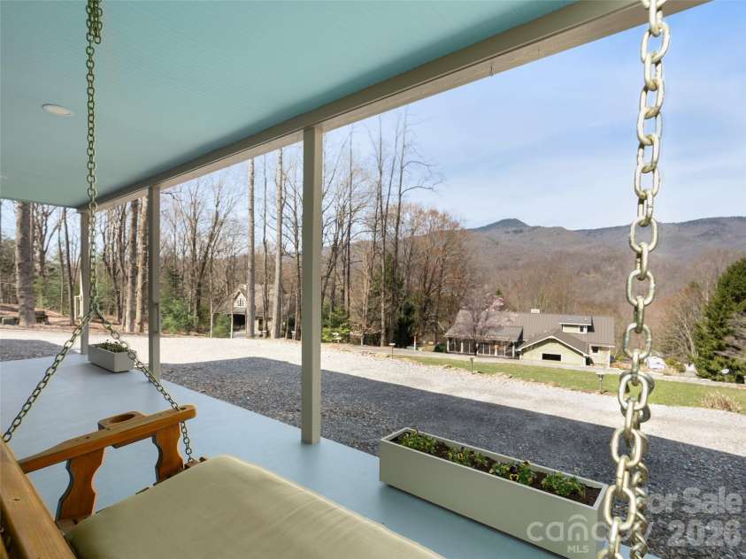 33 Freedom Drive, Waynesville, NC 28786.  MLS# CAR4359013, YatesRealty ID 11604. 