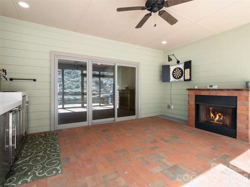 33 Freedom Drive, Waynesville, NC 28786.  MLS# CAR4359013, YatesRealty ID 11604. 