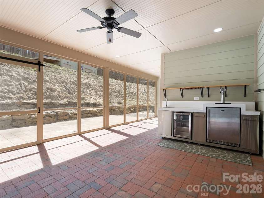 33 Freedom Drive, Waynesville, NC 28786.  MLS# CAR4359013, YatesRealty ID 11604. 