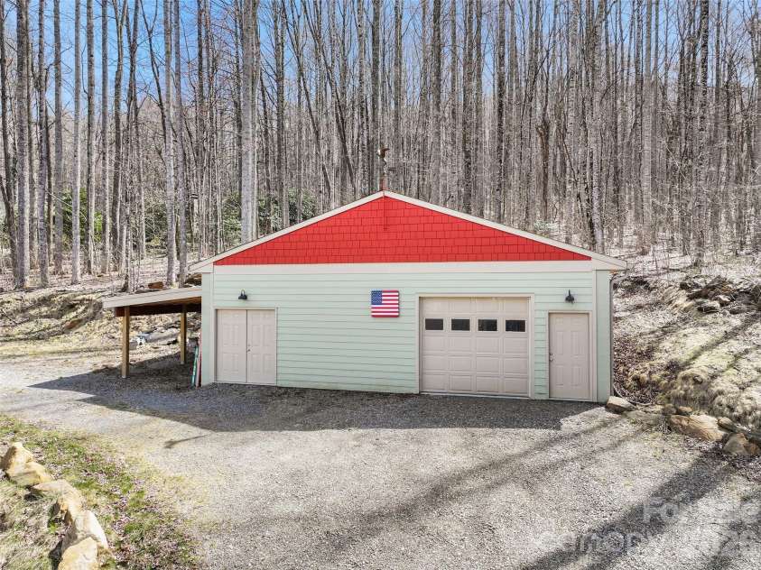 33 Freedom Drive, Waynesville, NC 28786.  MLS# CAR4359013, YatesRealty ID 11604. 
