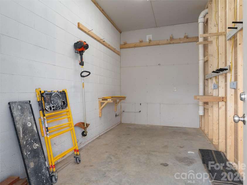 33 Freedom Drive, Waynesville, NC 28786.  MLS# CAR4359013, YatesRealty ID 11604. 
