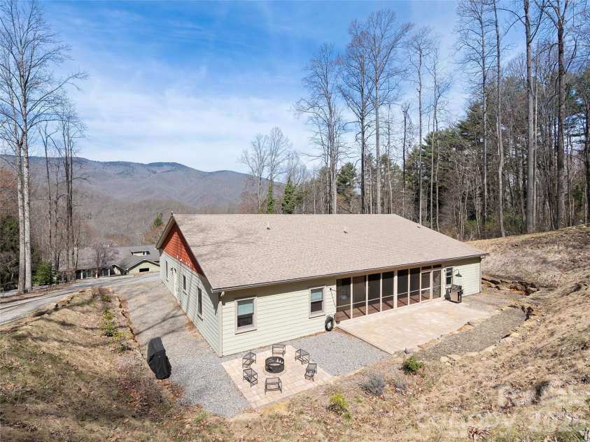 33 Freedom Drive, Waynesville, NC 28786.  MLS# CAR4359013, YatesRealty ID 11604. 