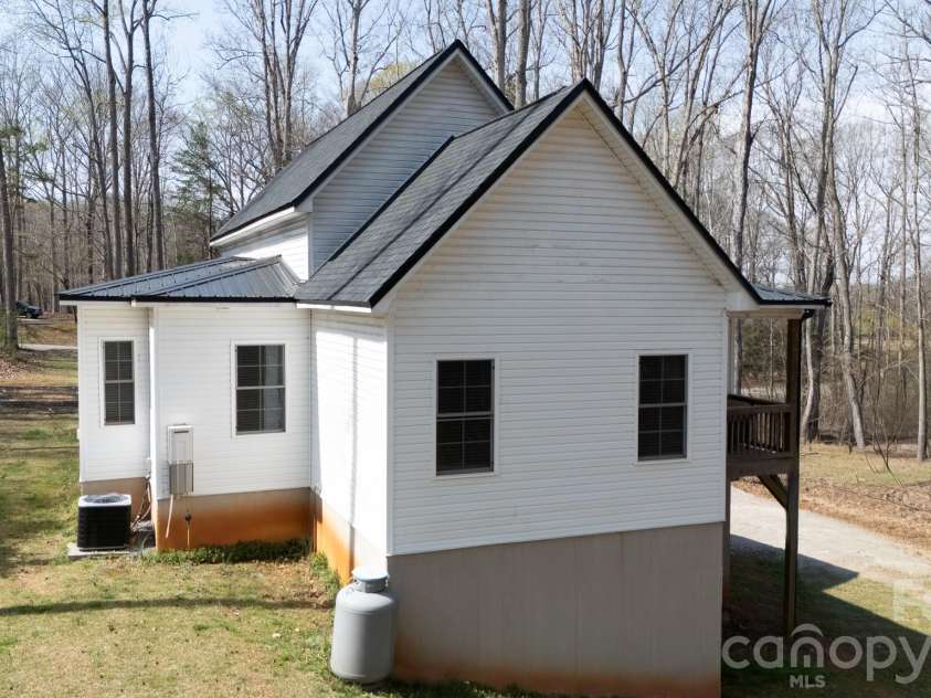 442 Cotton Court, York, SC 29745.  MLS# CAR4359093, YatesRealty ID 11605. 