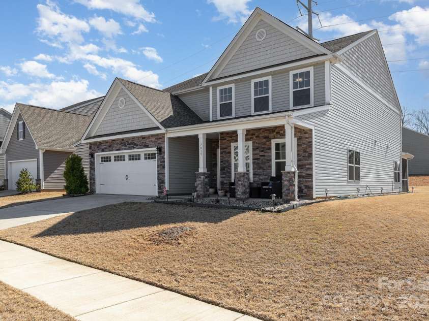 7019 Lenton Road, Charlotte, NC 28215.  MLS# CAR4220117, YatesRealty ID 11605. 