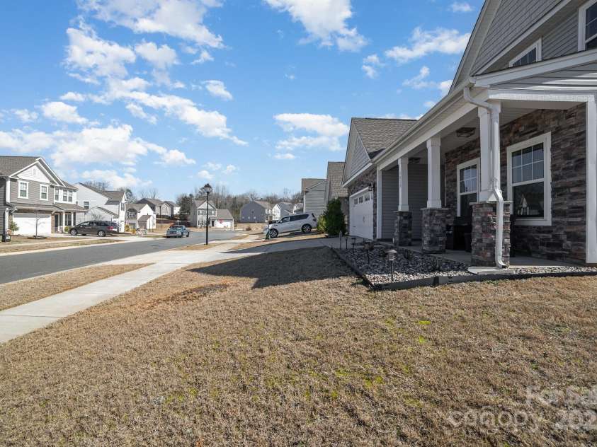 7019 Lenton Road, Charlotte, NC 28215.  MLS# CAR4220117, YatesRealty ID 11605. 