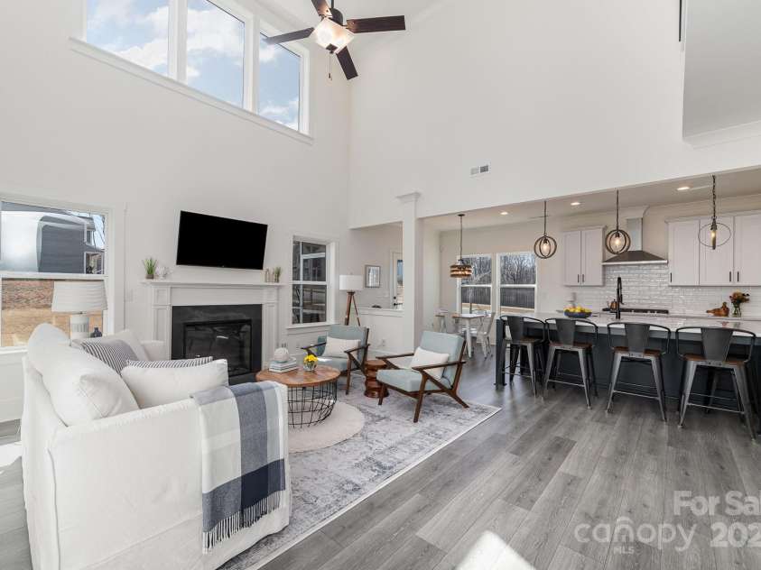 7019 Lenton Road, Charlotte, NC 28215.  MLS# CAR4220117, YatesRealty ID 11605. 