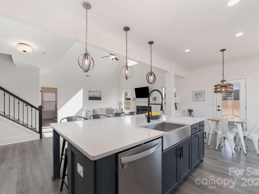7019 Lenton Road, Charlotte, NC 28215.  MLS# CAR4220117, YatesRealty ID 11605. 