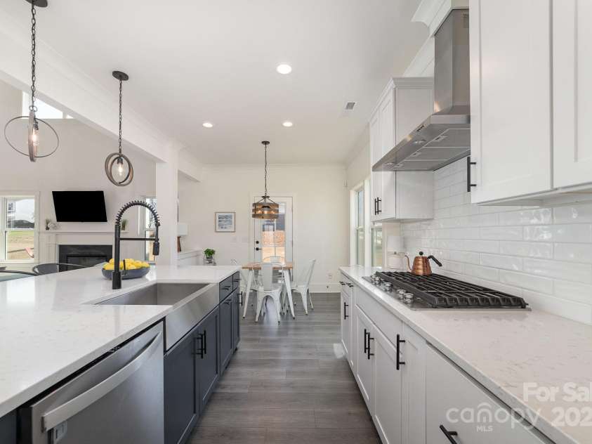 7019 Lenton Road, Charlotte, NC 28215.  MLS# CAR4220117, YatesRealty ID 11605. 