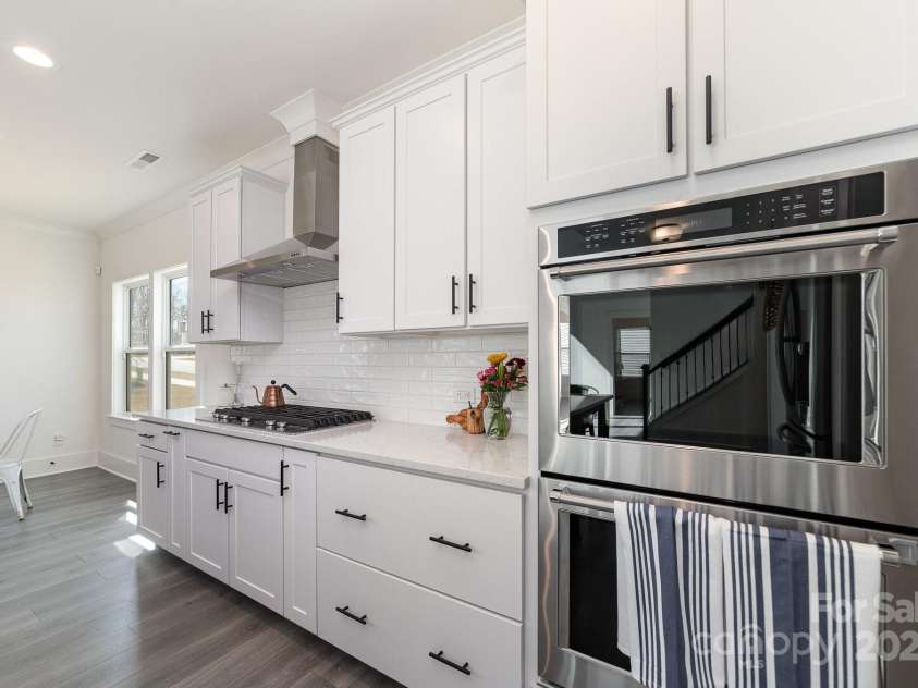 7019 Lenton Road, Charlotte, NC 28215.  MLS# CAR4220117, YatesRealty ID 11605. 