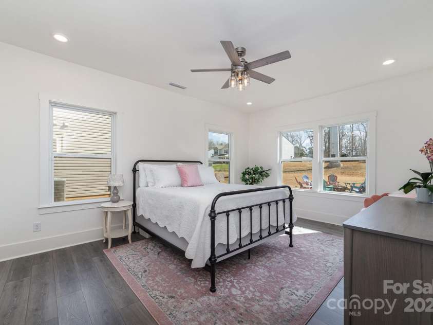 7019 Lenton Road, Charlotte, NC 28215.  MLS# CAR4220117, YatesRealty ID 11605. 