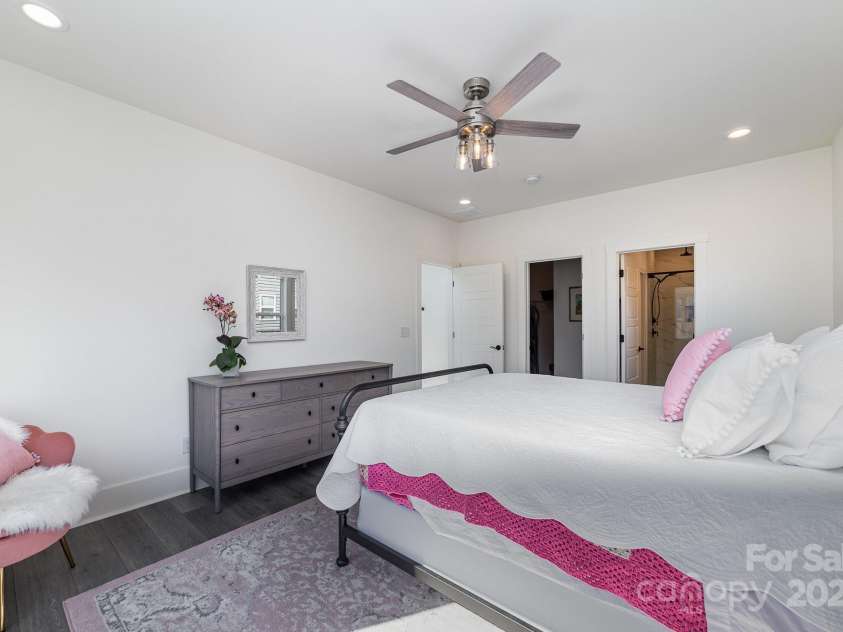 7019 Lenton Road, Charlotte, NC 28215.  MLS# CAR4220117, YatesRealty ID 11605. 