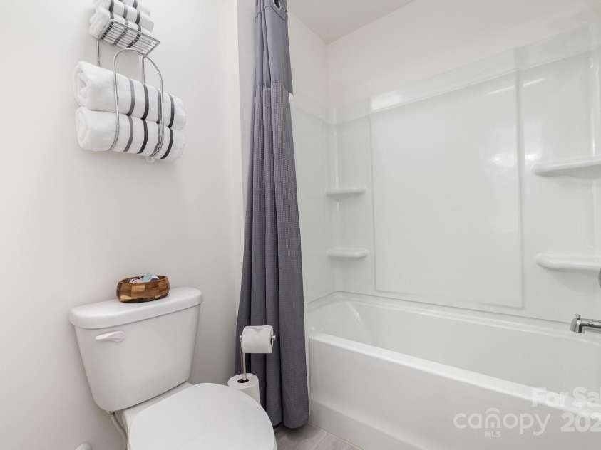 7019 Lenton Road, Charlotte, NC 28215.  MLS# CAR4220117, YatesRealty ID 11605. 