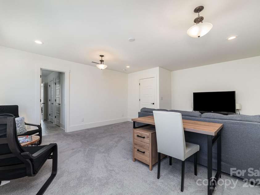 7019 Lenton Road, Charlotte, NC 28215.  MLS# CAR4220117, YatesRealty ID 11605. 