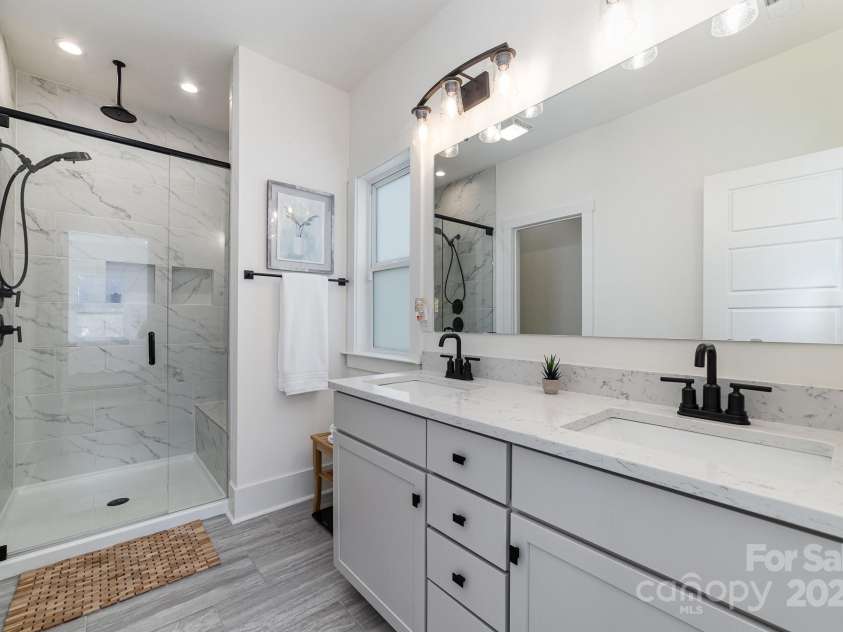 7019 Lenton Road, Charlotte, NC 28215.  MLS# CAR4220117, YatesRealty ID 11605. 