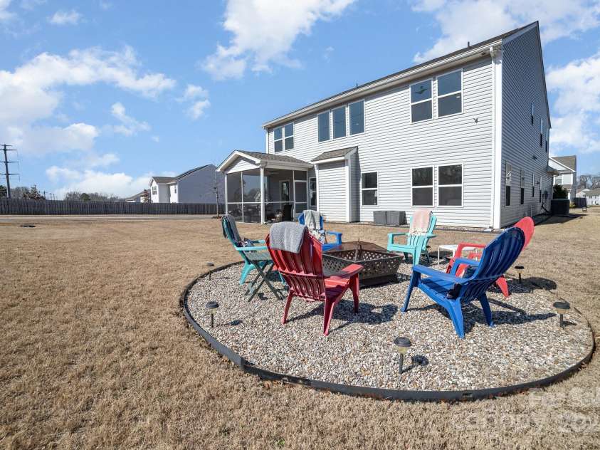 7019 Lenton Road, Charlotte, NC 28215.  MLS# CAR4220117, YatesRealty ID 11605. 