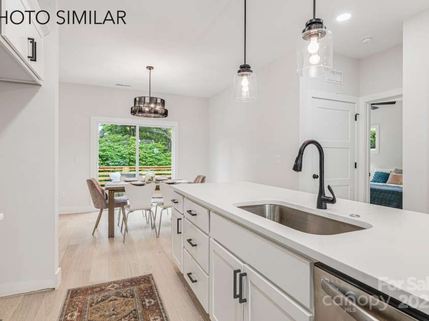 31 White Avenue, Asheville, NC 28803.  MLS# CAR4253331, YatesRealty ID 11606. 