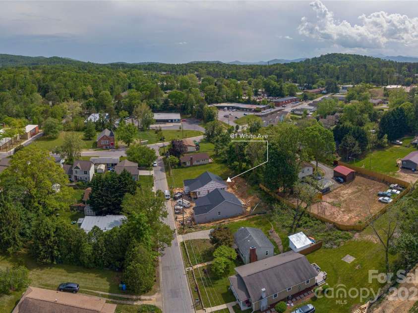 31 White Avenue, Asheville, NC 28803.  MLS# CAR4253331, YatesRealty ID 11606. 