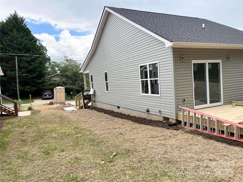 31 White Avenue, Asheville, NC 28803.  MLS# CAR4253331, YatesRealty ID 11606. 