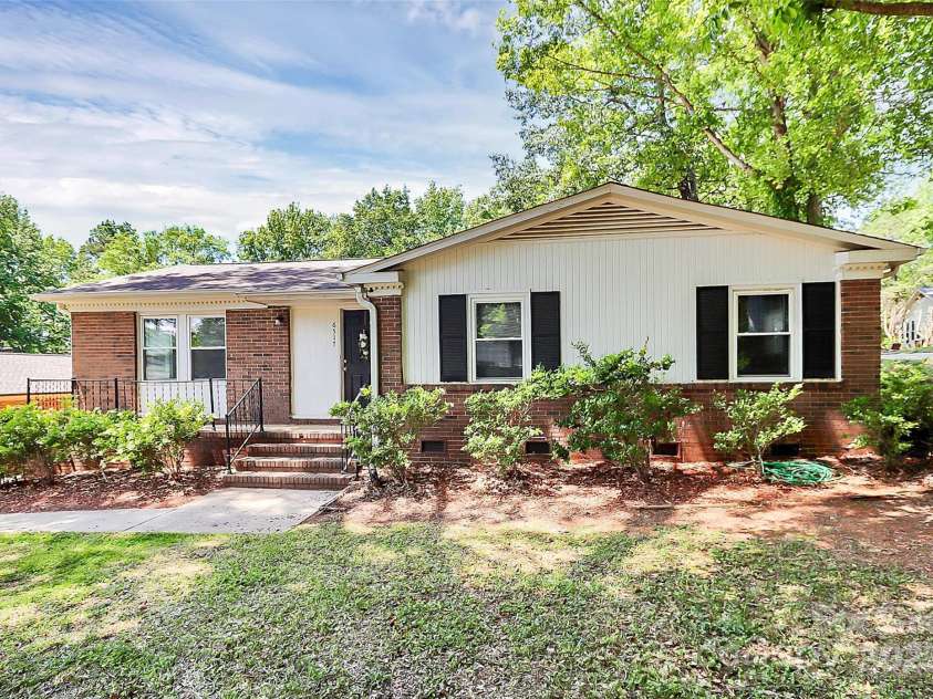 6517 Paleface Place, Charlotte, NC 28214.  MLS# CAR4255307, YatesRealty ID 11607. 