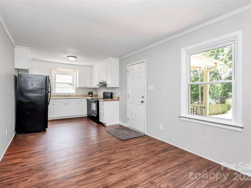 6517 Paleface Place, Charlotte, NC 28214.  MLS# CAR4255307, YatesRealty ID 11607. 