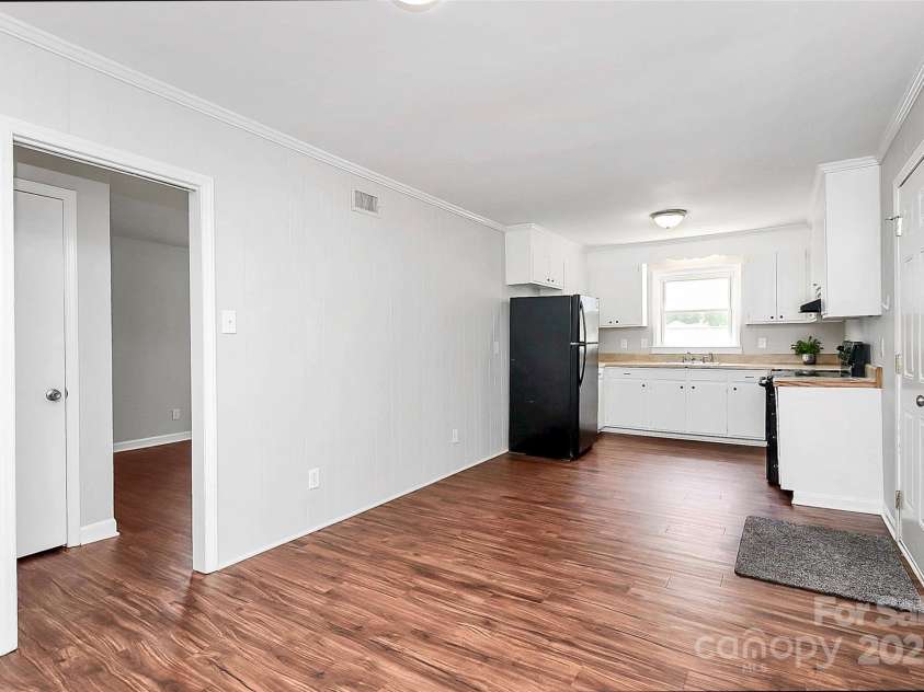 6517 Paleface Place, Charlotte, NC 28214.  MLS# CAR4255307, YatesRealty ID 11607. 