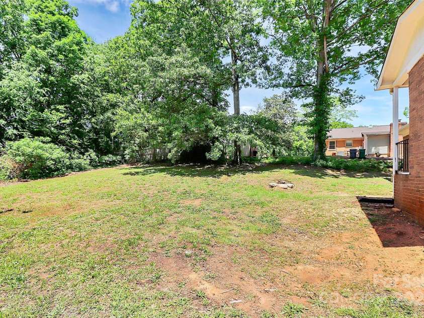6517 Paleface Place, Charlotte, NC 28214.  MLS# CAR4255307, YatesRealty ID 11607. 