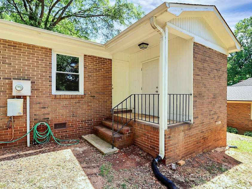 6517 Paleface Place, Charlotte, NC 28214.  MLS# CAR4255307, YatesRealty ID 11607. 