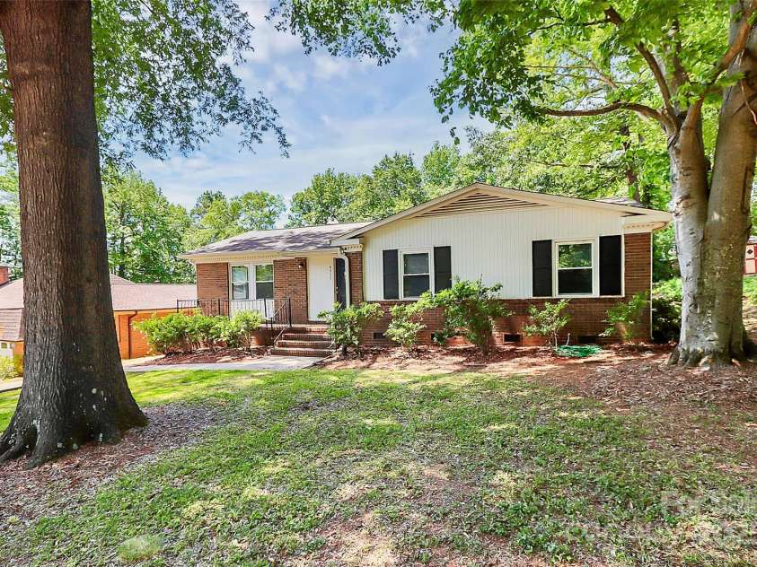 6517 Paleface Place, Charlotte, NC 28214.  MLS# CAR4255307, YatesRealty ID 11607. 