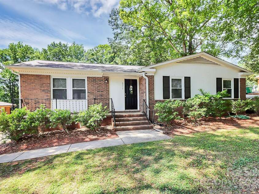 6517 Paleface Place, Charlotte, NC 28214.  MLS# CAR4255307, YatesRealty ID 11607. 