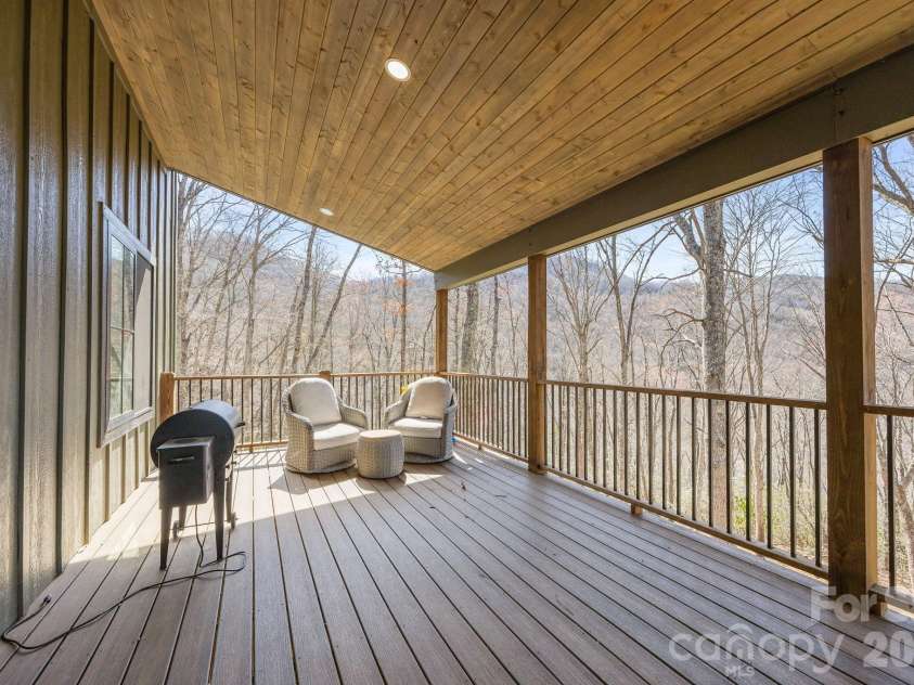 215 Ridgeway Road, Candler, NC 28715.  MLS# CAR4359649, YatesRealty ID 11608. 