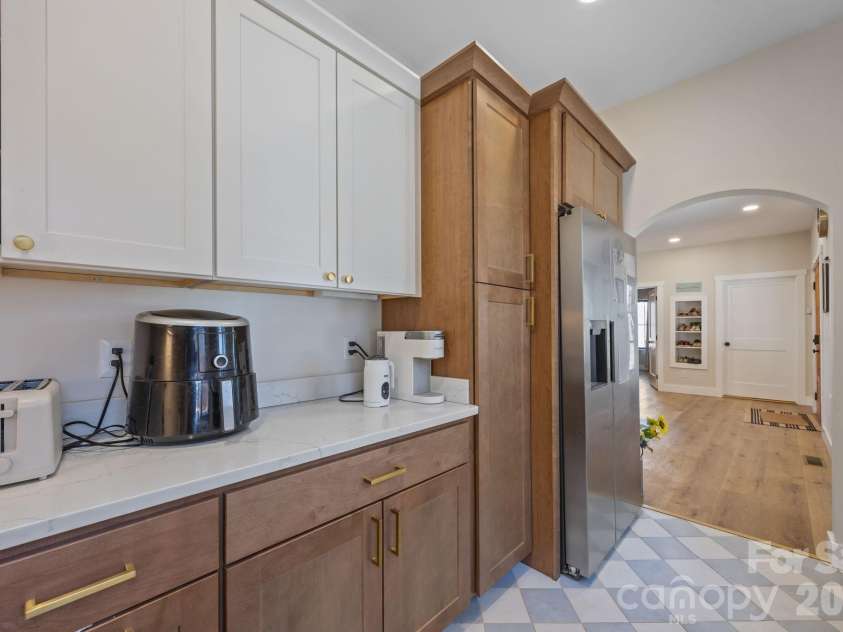 215 Ridgeway Road, Candler, NC 28715.  MLS# CAR4359649, YatesRealty ID 11608. 