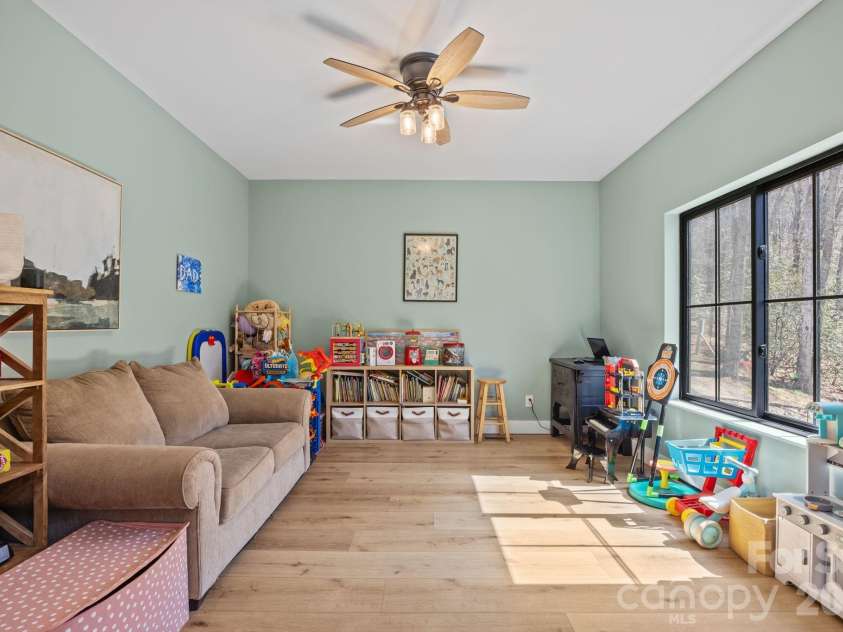 215 Ridgeway Road, Candler, NC 28715.  MLS# CAR4359649, YatesRealty ID 11608. 