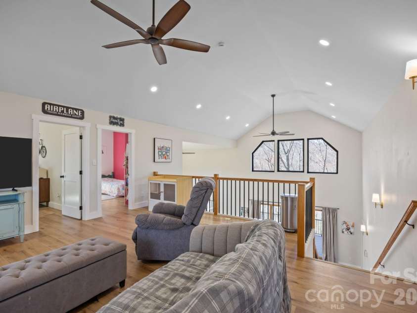 215 Ridgeway Road, Candler, NC 28715.  MLS# CAR4359649, YatesRealty ID 11608. 
