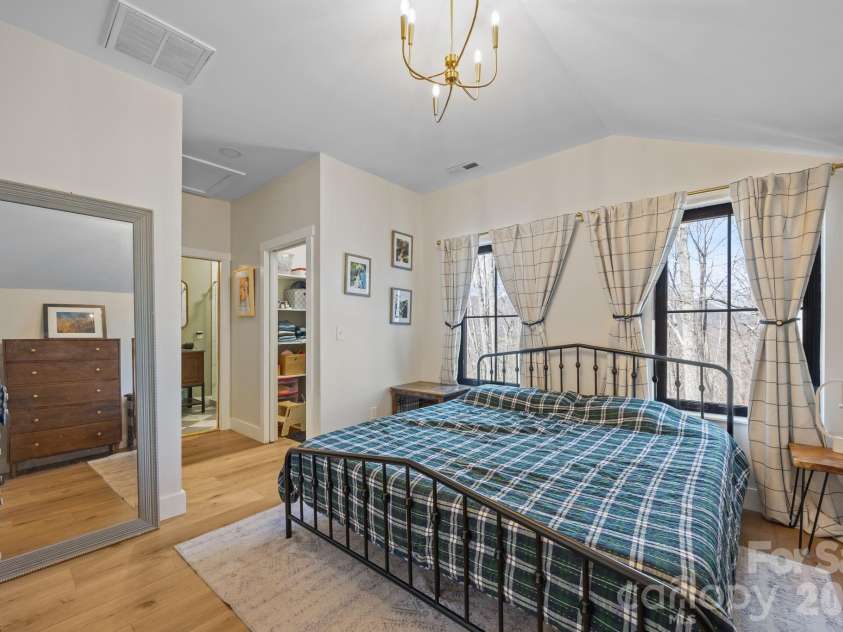 215 Ridgeway Road, Candler, NC 28715.  MLS# CAR4359649, YatesRealty ID 11608. 