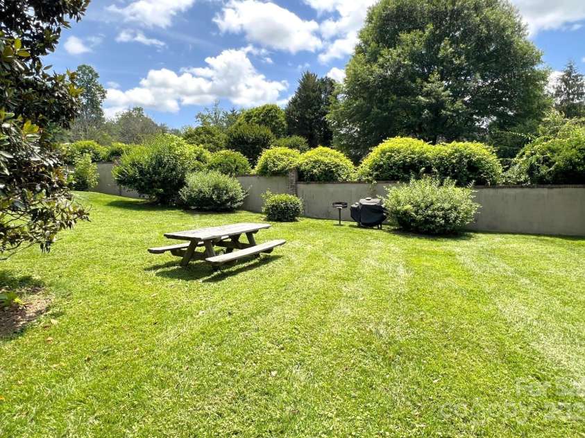 35 Capri Lane, Hendersonville, NC 28791.  MLS# CAR4273760, YatesRealty ID 11608. 