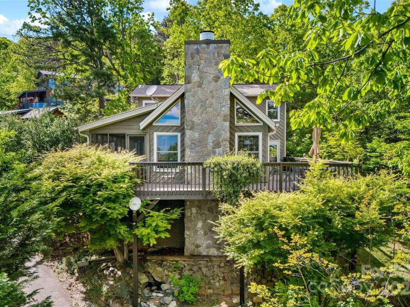 1795 Mckenzie Way, Old Fort, NC 28762.  MLS# CAR4256419, YatesRealty ID 11609. Nestled in Gateway Mountain with easy paved access. 