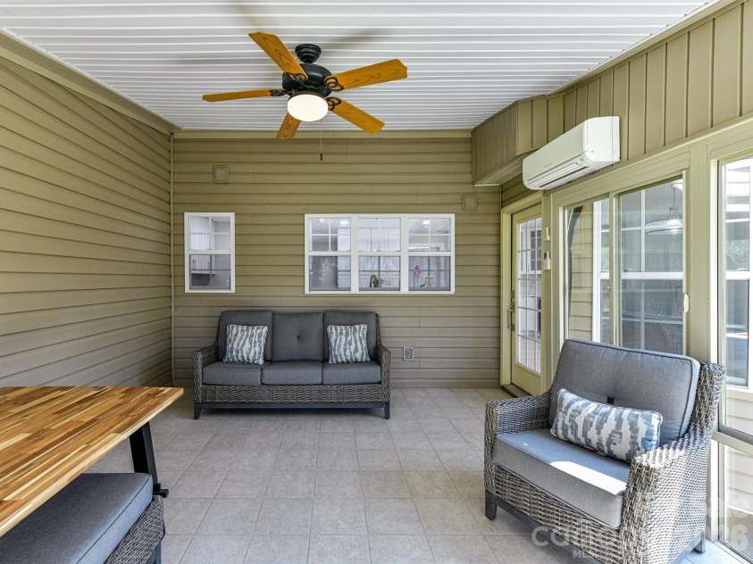 2597 Penngate Drive, Sherrills Ford, NC 28673.  MLS# CAR4359805, YatesRealty ID 11609. 
